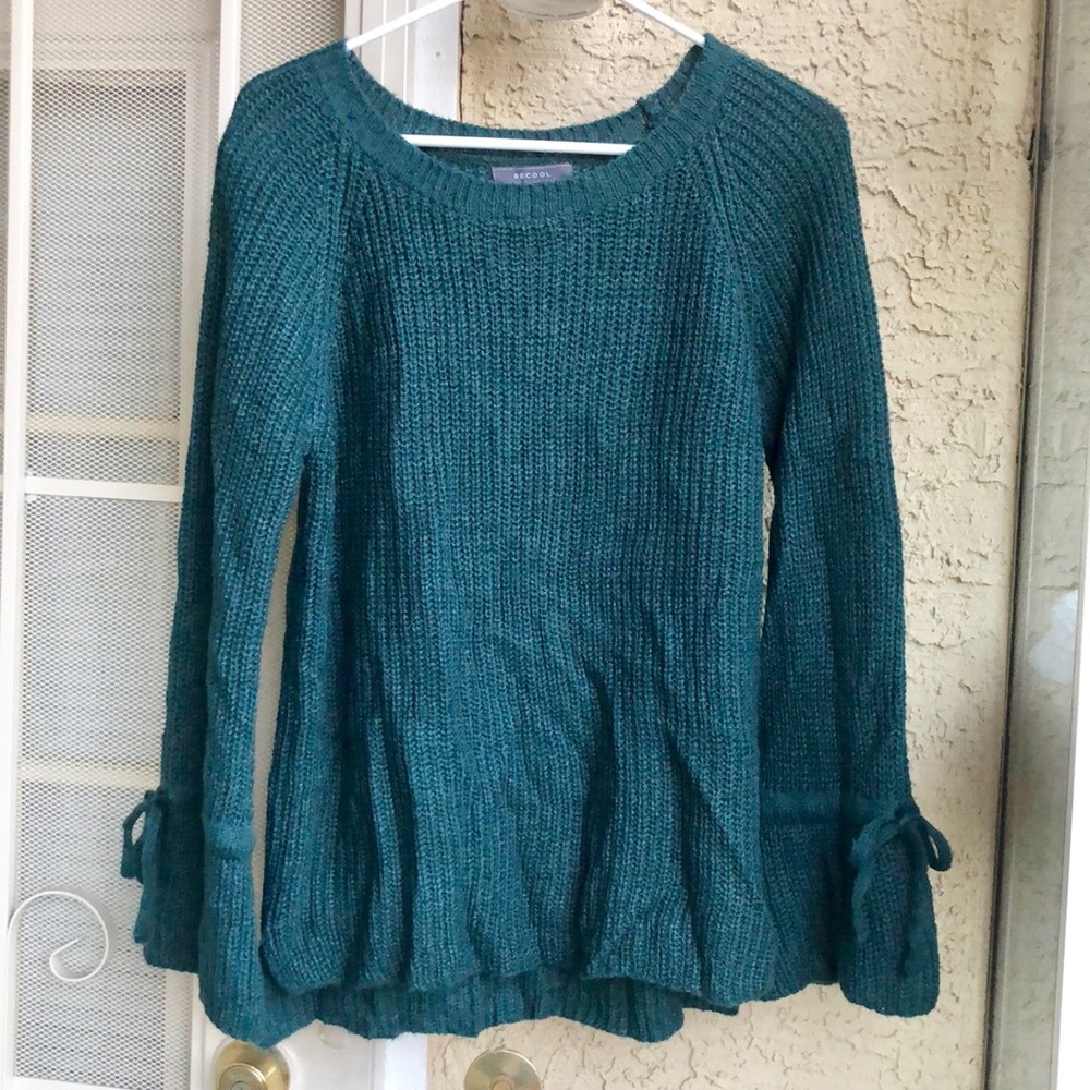 Be cool forest green bell sleeve sweater, medium